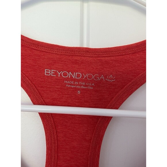 NWT Beyond Yoga Spacedye Step Up Racerback Tank Red Flower Women’s Size S $70 - Picture 3 of 8